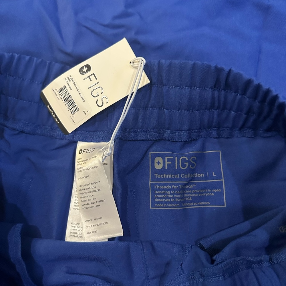 New with tags Figs scrub set